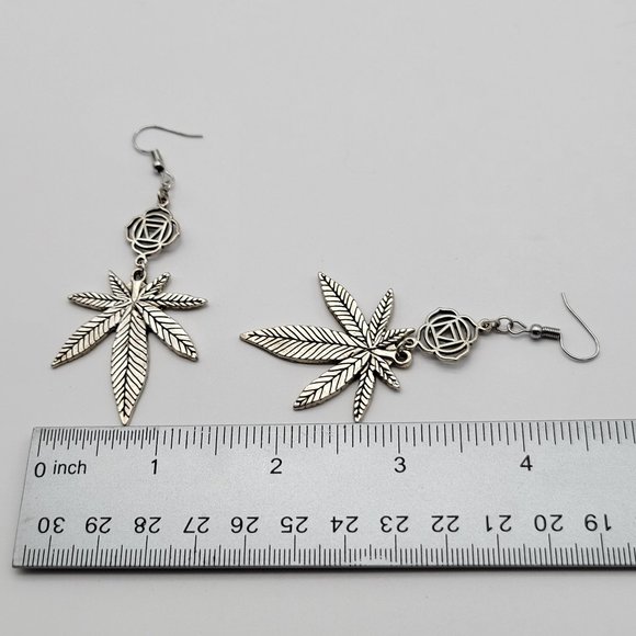 Root Chakra Pot Leaf Earrings Hippie Earrings - Picture 3 of 3